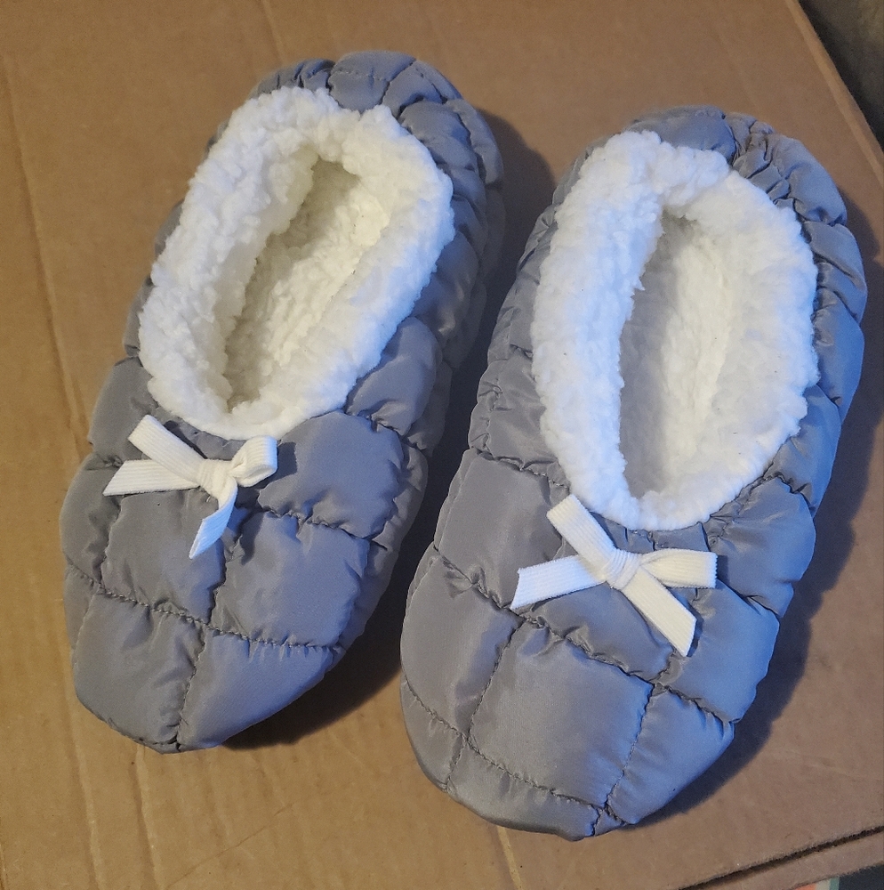 Brand new, warm inside shoes